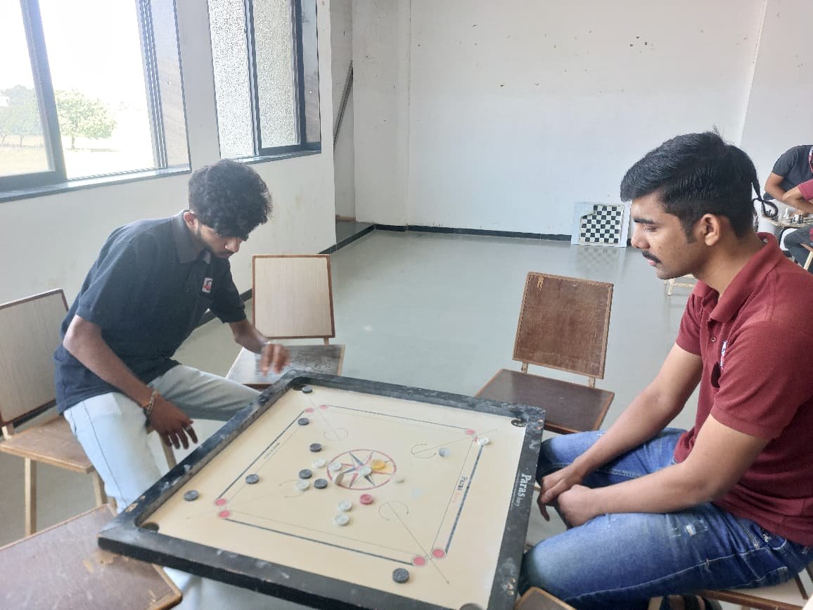 The Department of Mechanical Engineering organized indoor sports competitions in Carrom and Chess for students of the Mechanical and Aeronautical Engineering programs.
